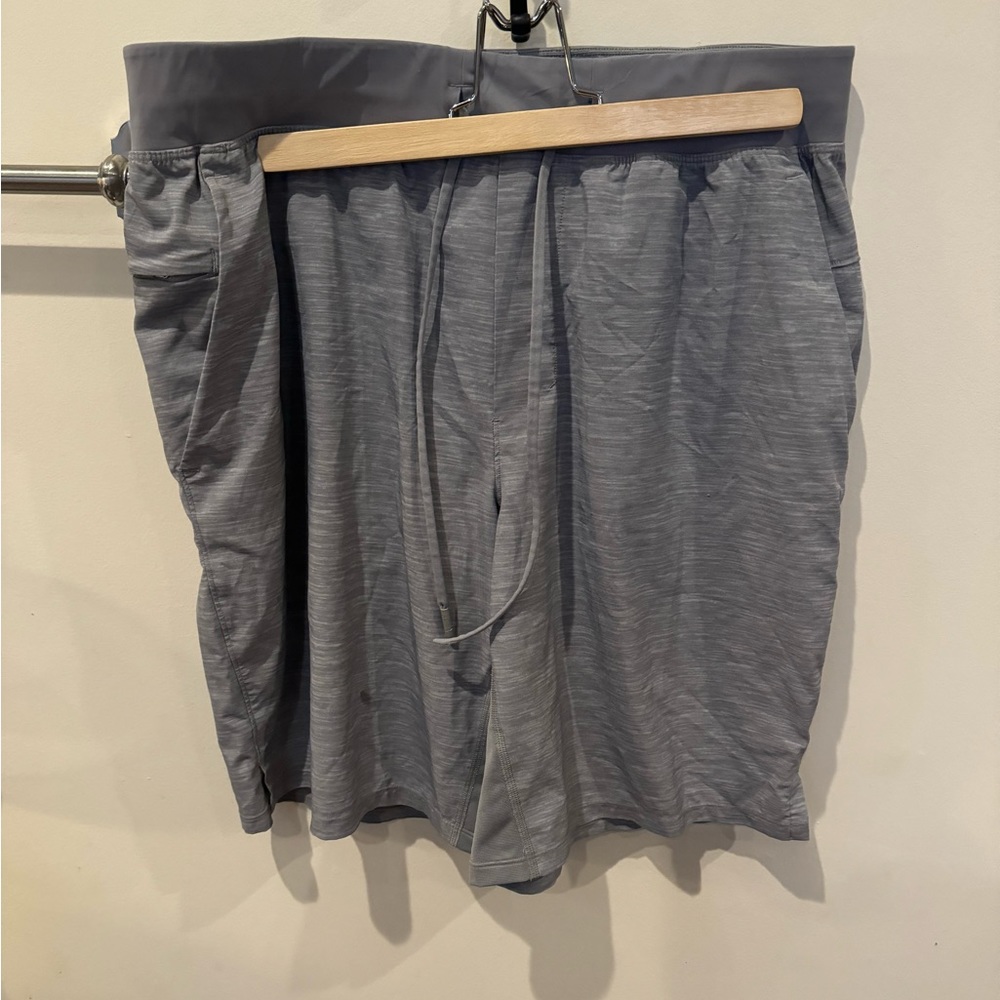 Lululemon THE short 9”. Size L.